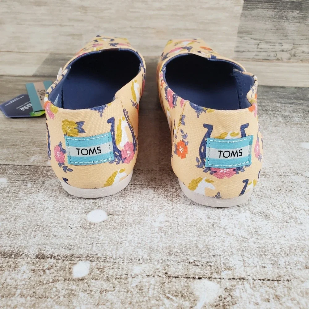 Toms Alpargata Shoes Womens Sz 7 Apricot Floral Horses Print Canvas Slip On